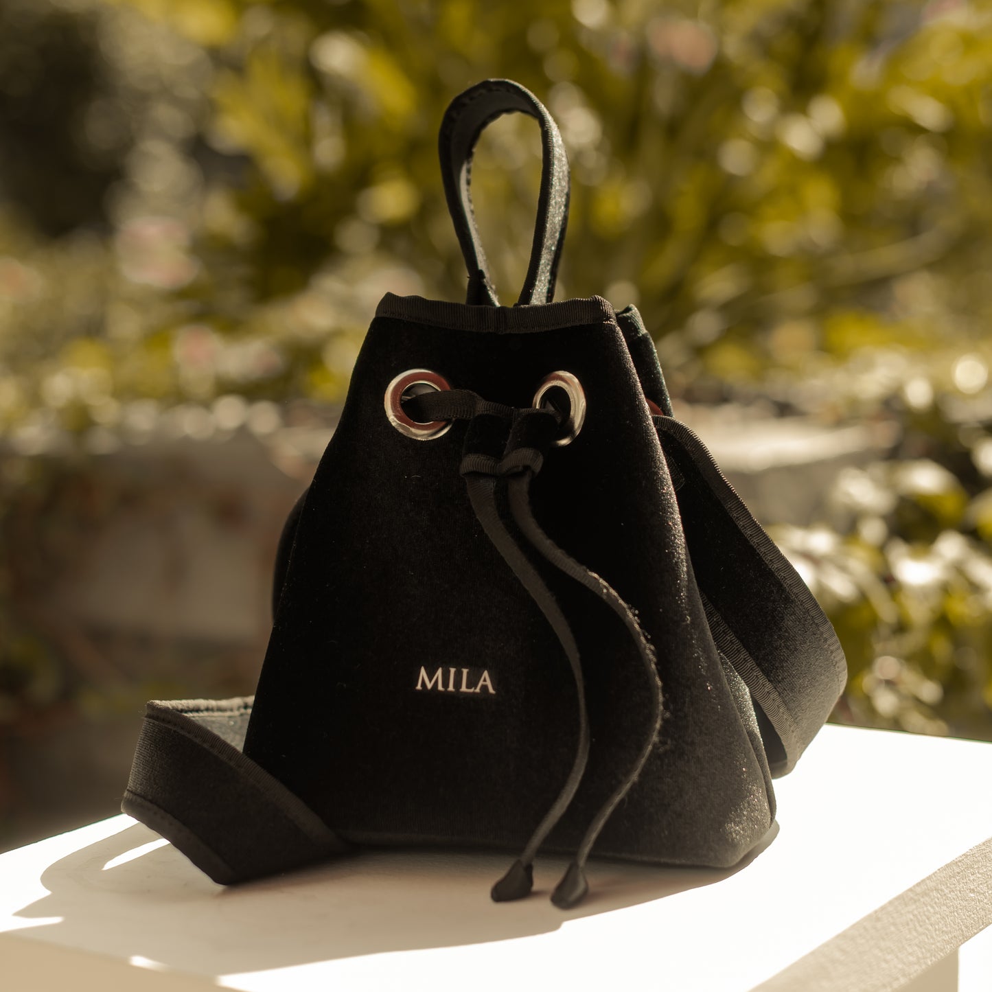 MINI MOCHILA MILA VELVET NEGRO